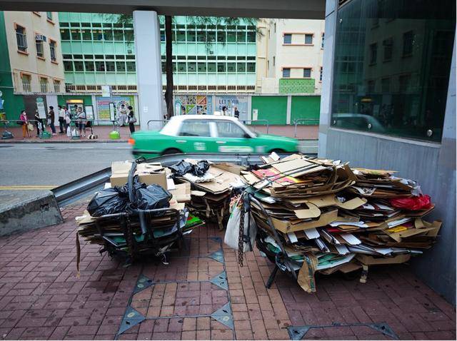 香港富翁数因股市“水涨船高”